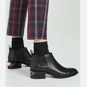 Alexander Wang Black Leather Kori Ankle Boots Rose Gold Accent size 39.5 US 9